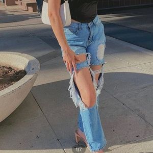 Distressed High-Rise mom jeans